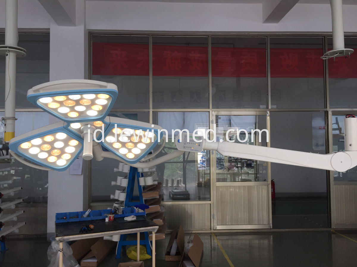 LED shadowless surgery lamp